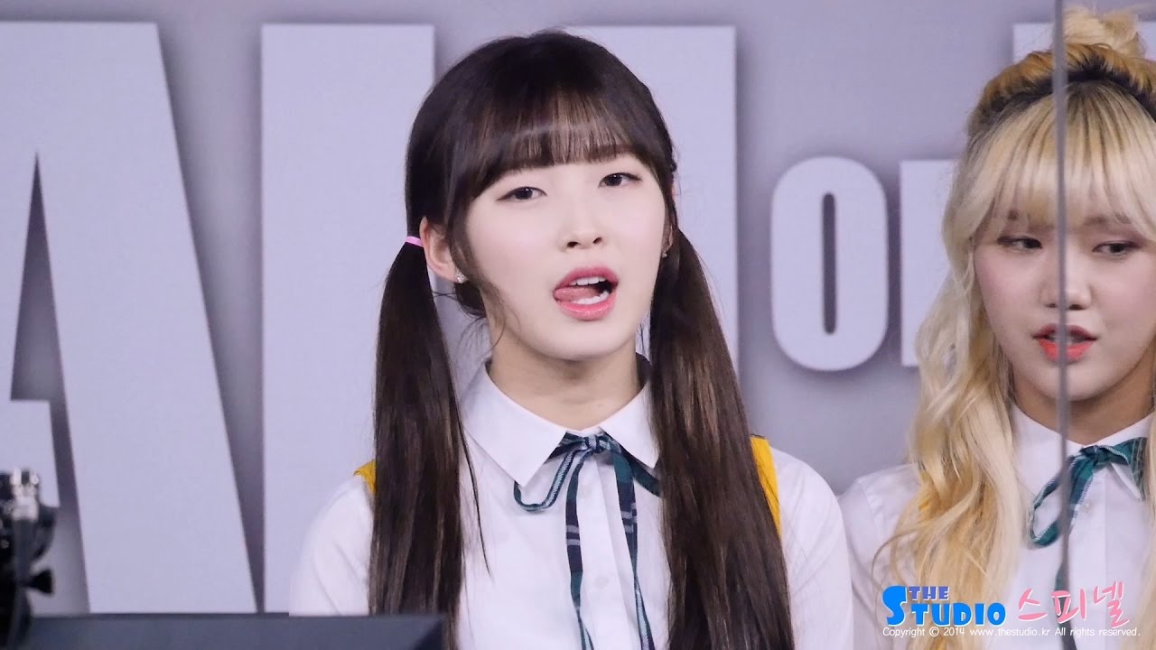 170122 오마이걸 게임 응원 아린 직캠 OH MY GIRL Arin fancam - event (콜오브듀티 아시아 챔피언쉽) by Spinel
