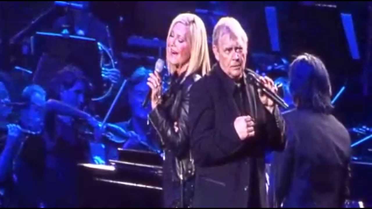 Grease Medley - Two Strong Hearts Tour - John Farnham Olivia Newton John - Brisbane 2015