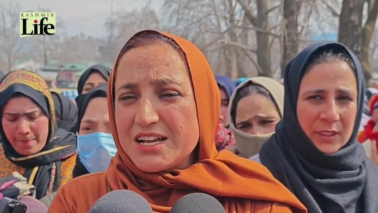 Srinagar: Women Employees Lead Unity Walk for Workers’ Justice