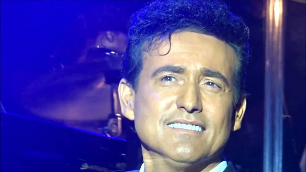 Gira Amor y Pasion