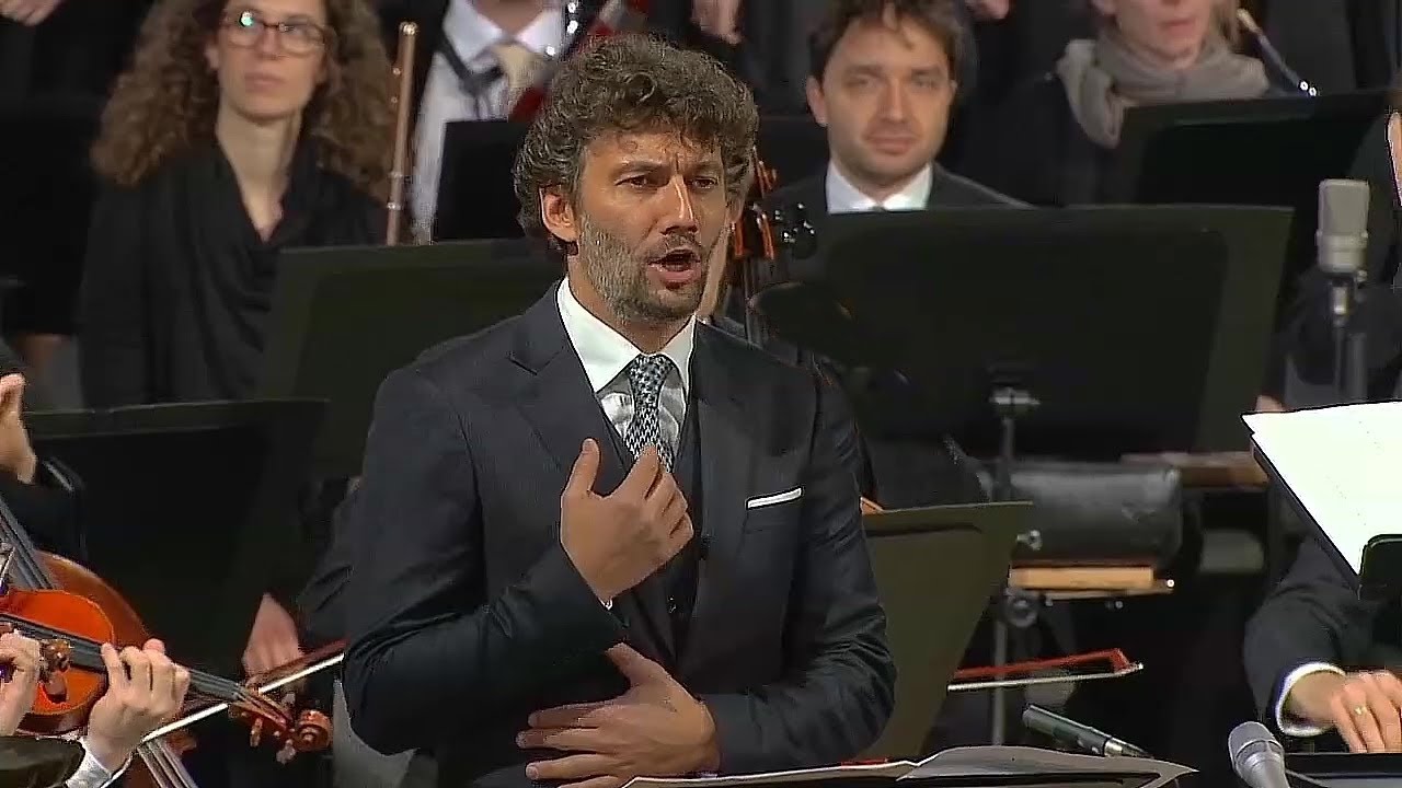 Jonas Kaufmann 🌟 “Adeste Fideles”/by J.F.Wade