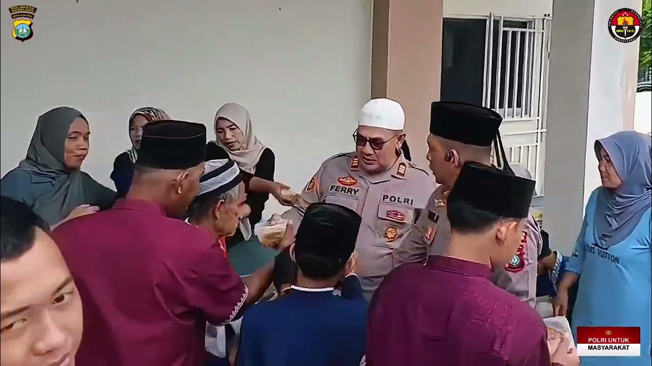 Personil Polsek Batam Kota Melakanakan kegiatan Jumat Berkah di masjid Baitul Ummah batam kota