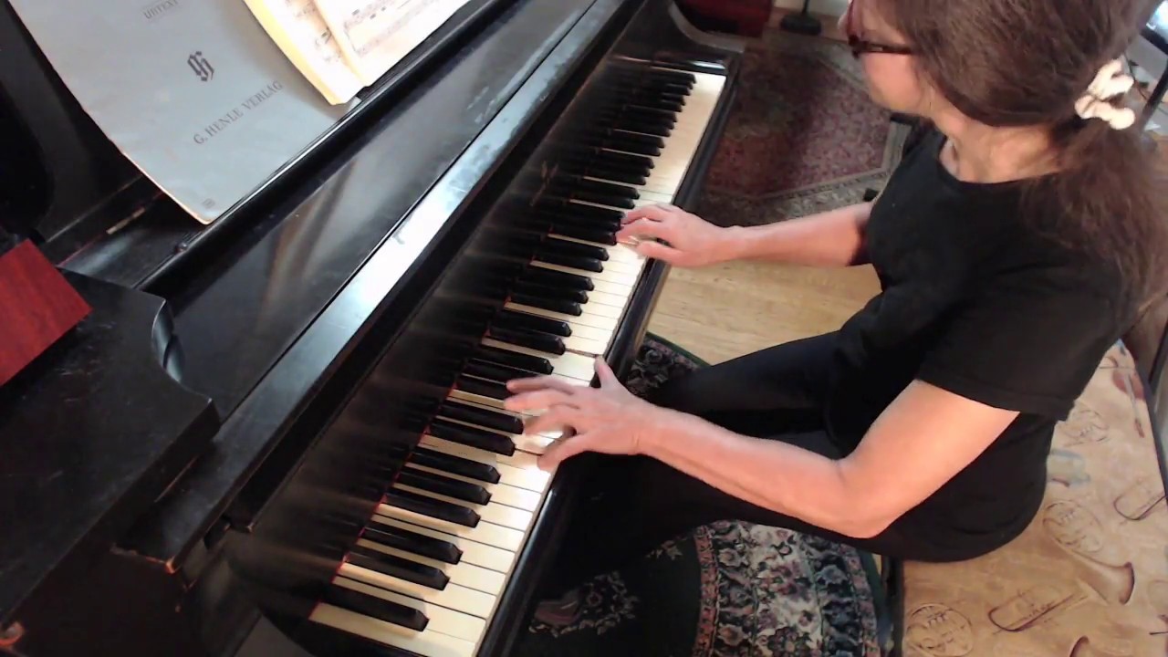 (HD) W. A.  Mozart Minuet in F, K  5