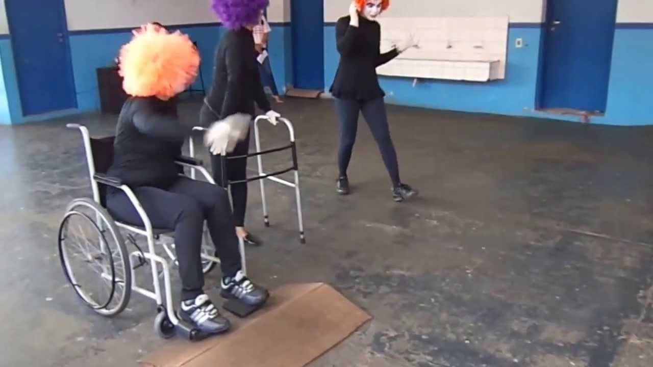 Teatro realizado pelos funcionários da APAE de Icém.