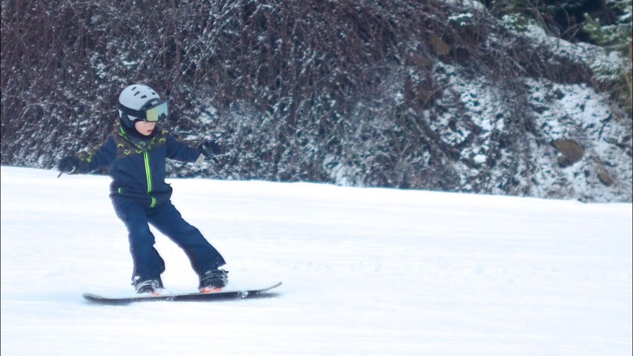 First steps on snowboard 
