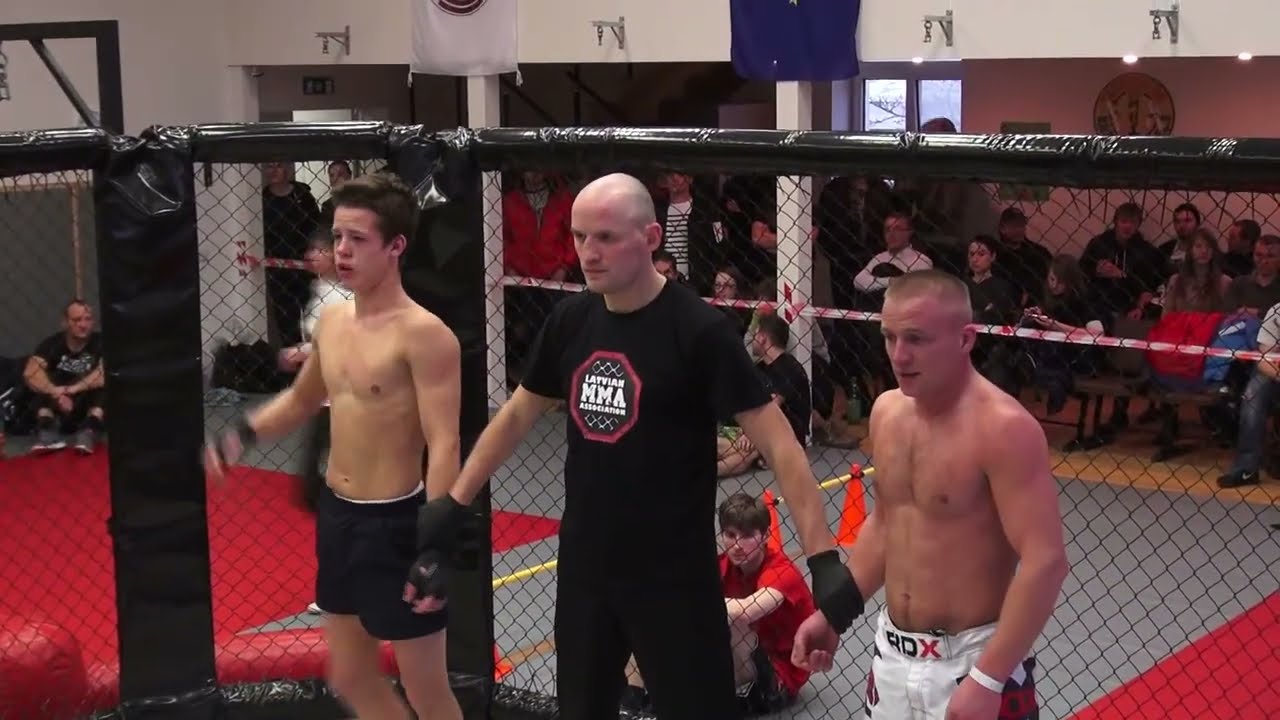в 1-ом бою сдохли оба, а 2-й бой просто ОГОНЬ !!! Степанов vs Мельников