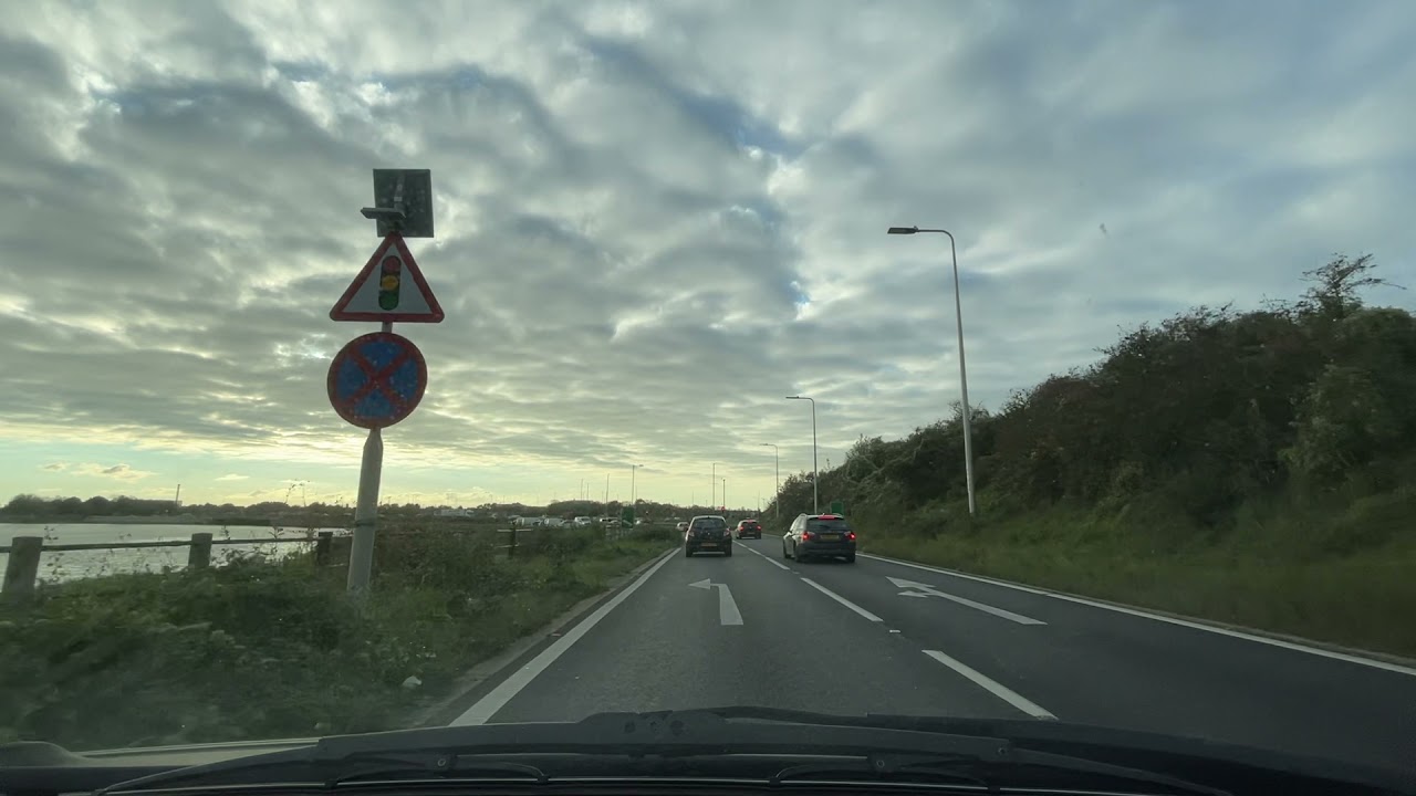 driving out to Tesco Extra, testing magsafe car dashmount