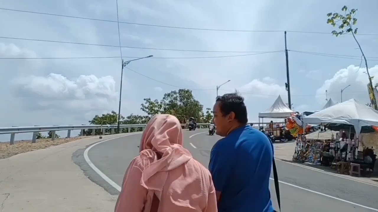 Tanjakan Clongop yang dulu ekstrim kini aman dilalui motor dan mobil.