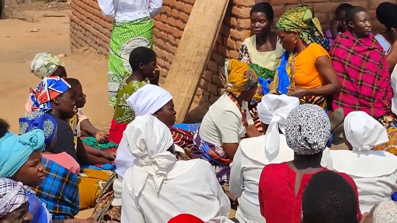 Rev. Alexander Kambiri preaching on a  funeral service at Malomo Ntchisi