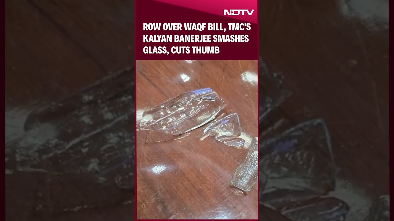 JPC Waqf Board | In Row Over Waqf Bill, Trinamool's Kalyan Banerjee Smashes Glass, Cuts Thumb