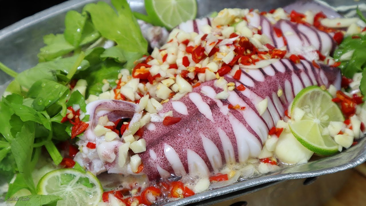 หมึกนึ่งมะนาว ทำง่ายรสจัด Squid in Thai lime soup | นายต้มโจ๊ก