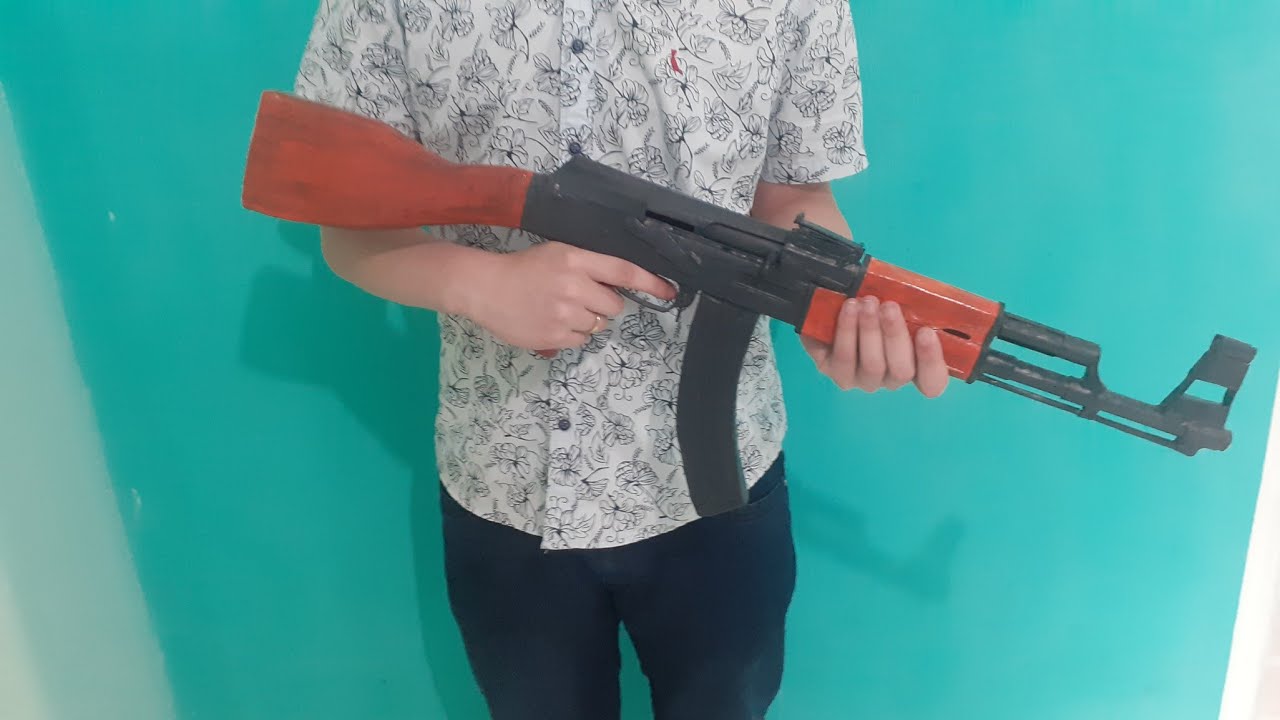 Como fazer uma AK47 de papelão
