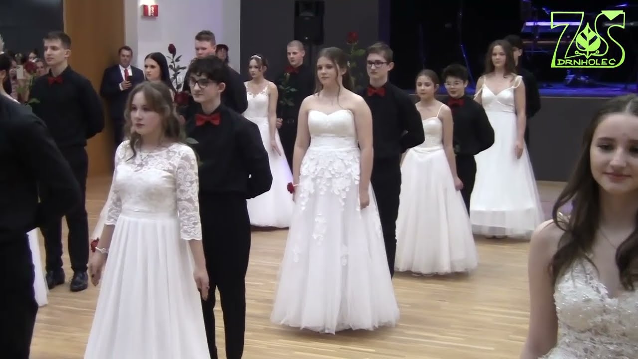 27. školní ples 14. 2. 2026 – polonéza