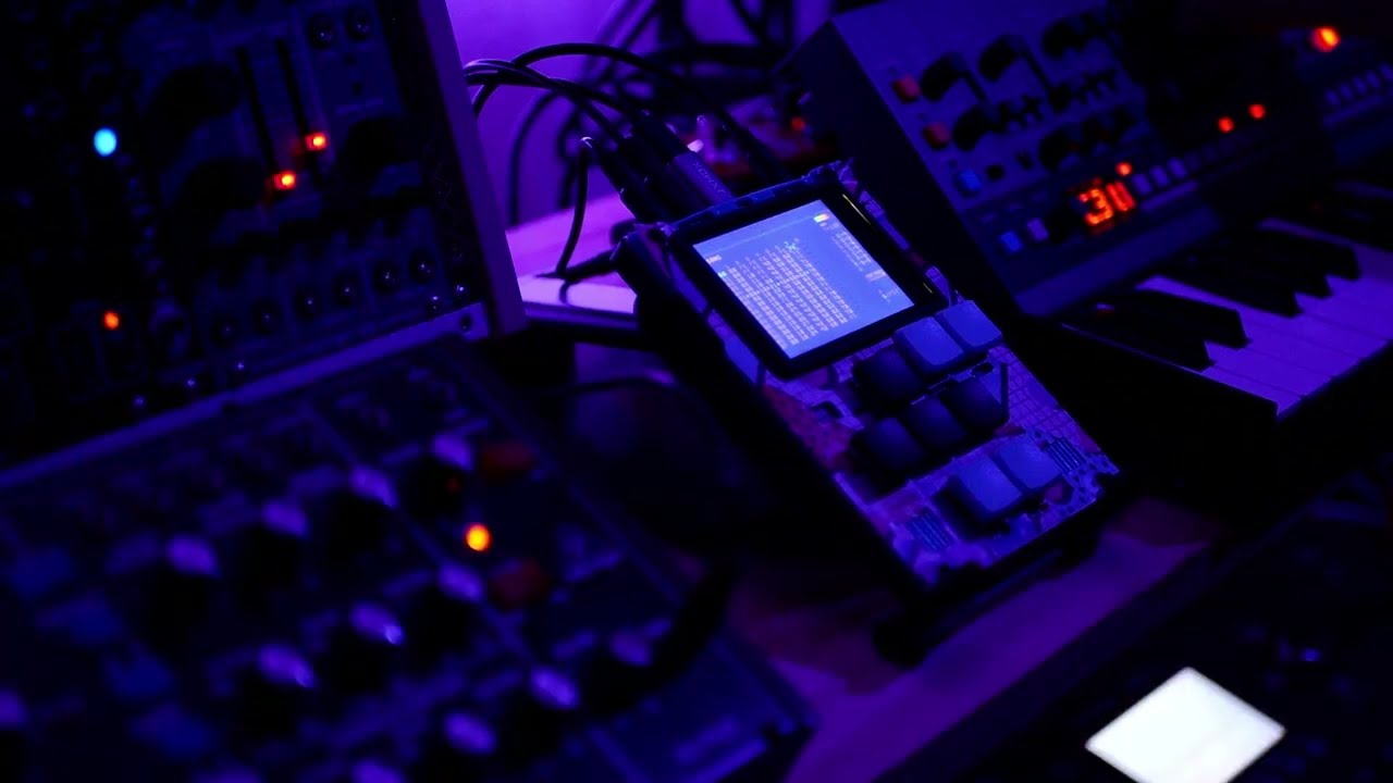 Cling (Dirtywave M8 Tracker + Roland JX-08 + Behringer Model D)