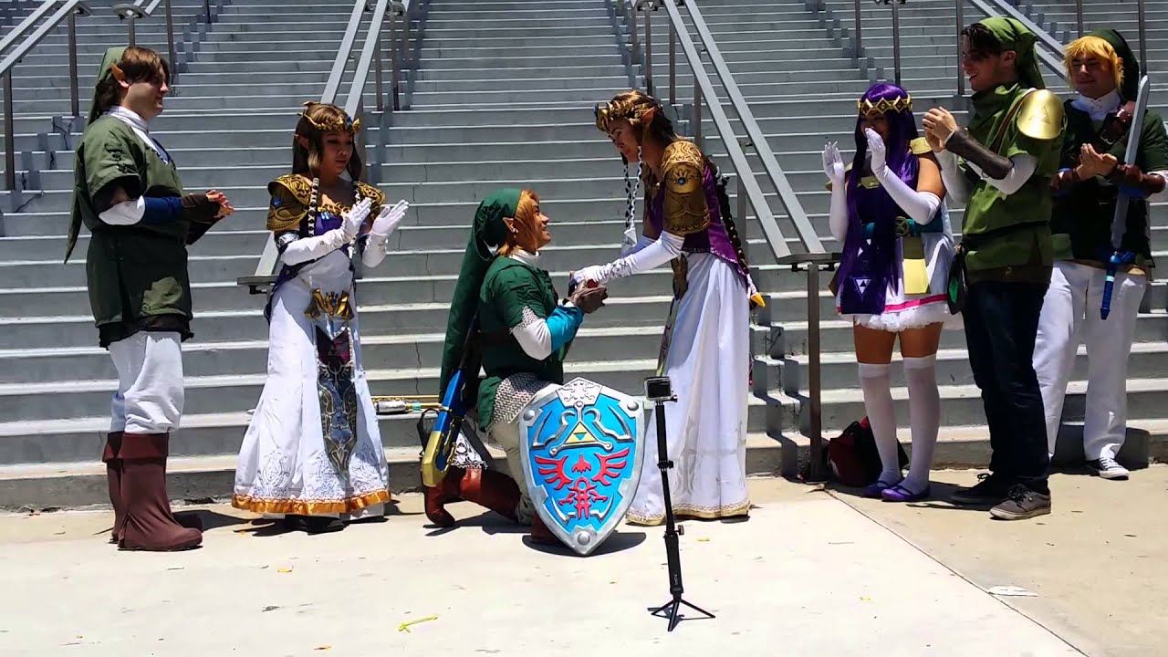 Link Proposes to Zelda at Anime Expo 2015!