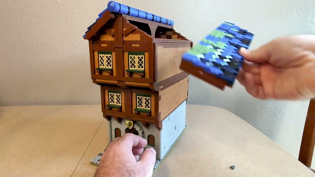 Я превратил книжный магазин из конструктора Lego в средневековый модульный комплекс!