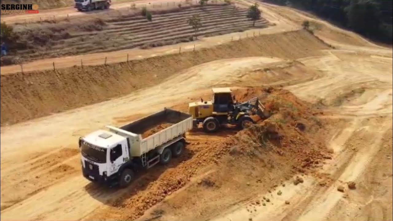 EQUIPE TRABALHANDO NA RECONSTRUÇÃO DA PISTA DE MOTOCROSS! #maquinas #trabalho #motocross
