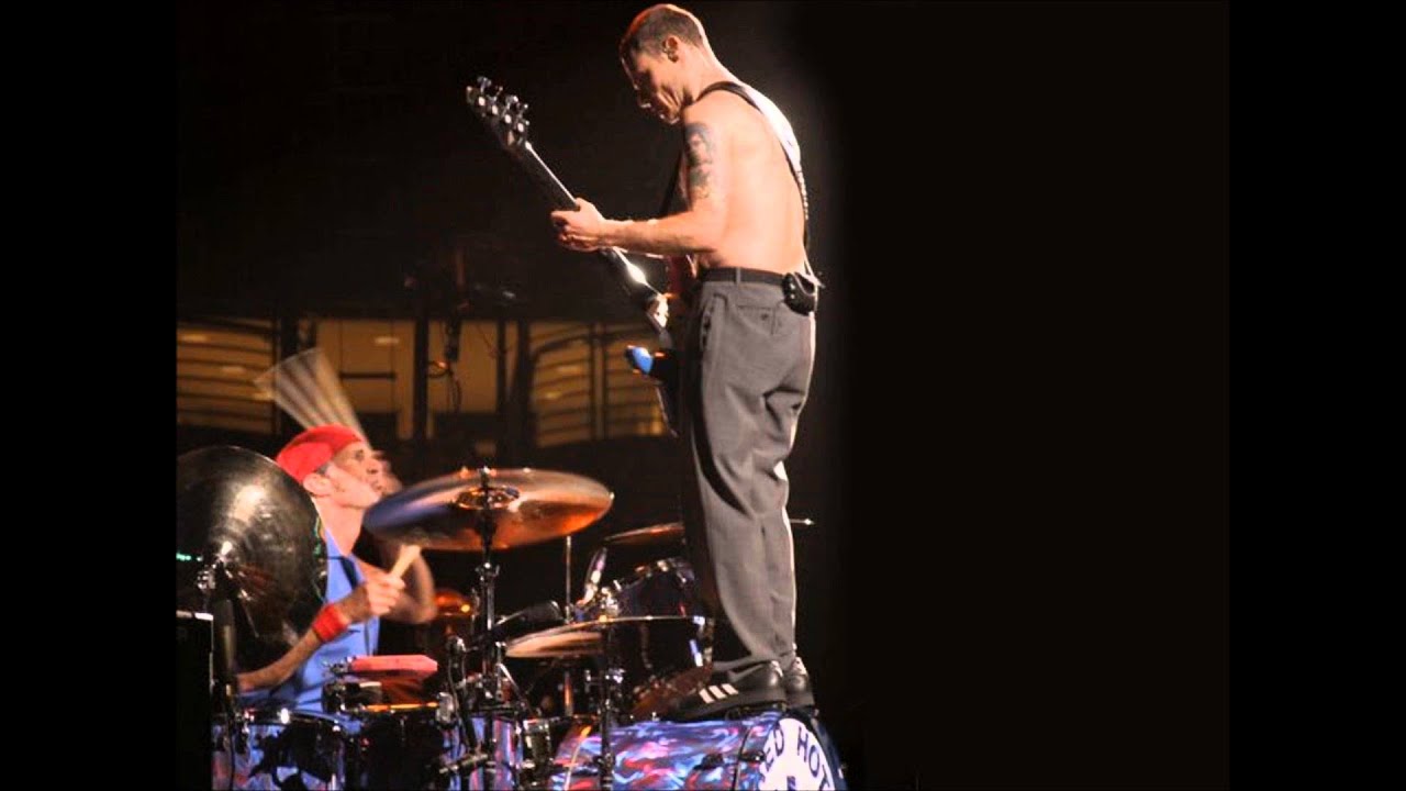 Red Hot Chili Peppers - Mellowship Slinky in B Major tease live Zurich 2003