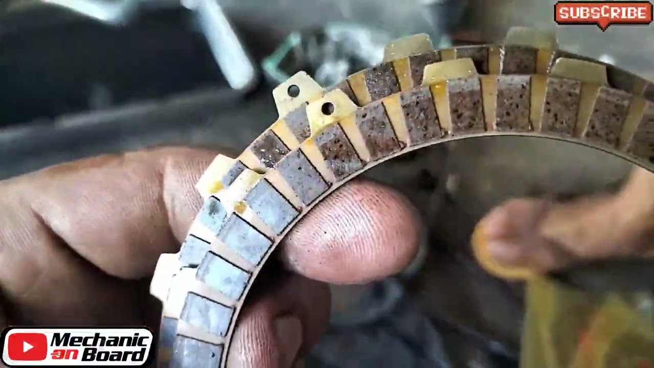 CHANGING CLUTCH LINING ON HONDA ROADSPORT 125 F.i #mechaniconboard