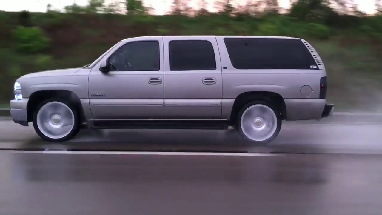 2000 Chevy Suburban hd front end