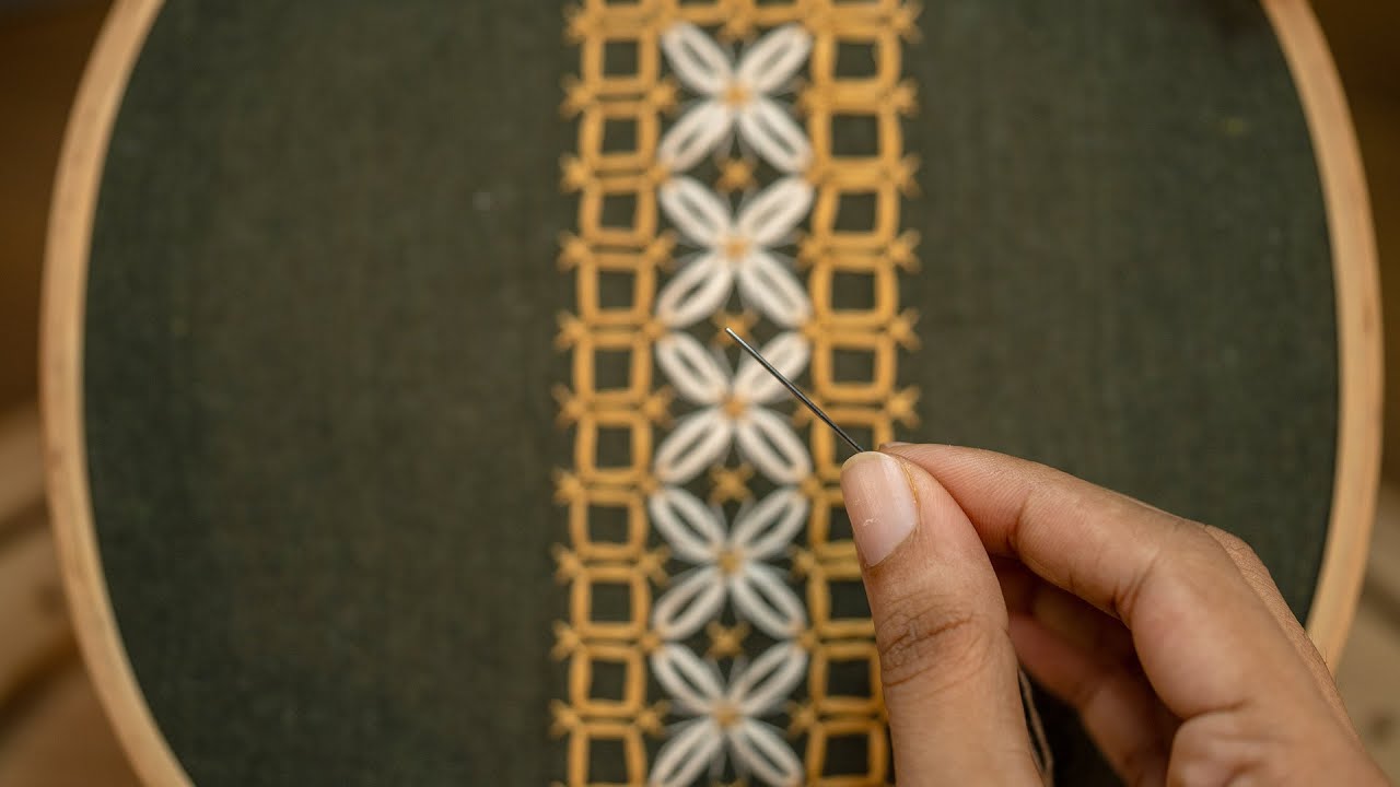 How To Stitch & Weave A Geometrical Flower Border