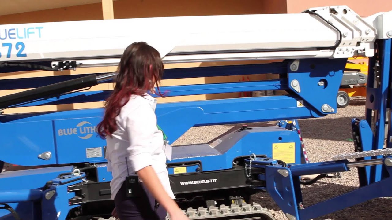 Product Review: ReachMaster Bluelift B72 Compact Aerial Lift