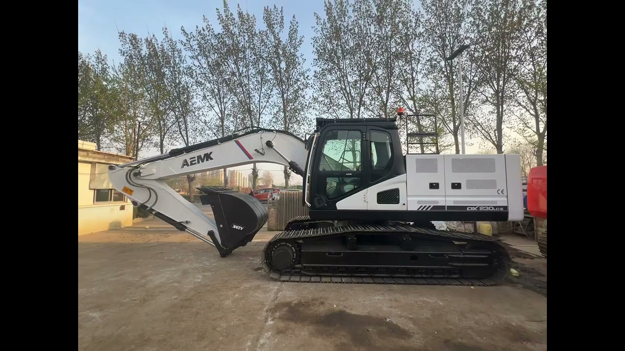 Euro 5 compliant 23-ton excavator with Cummins engine and Kawasaki hydraulic pump