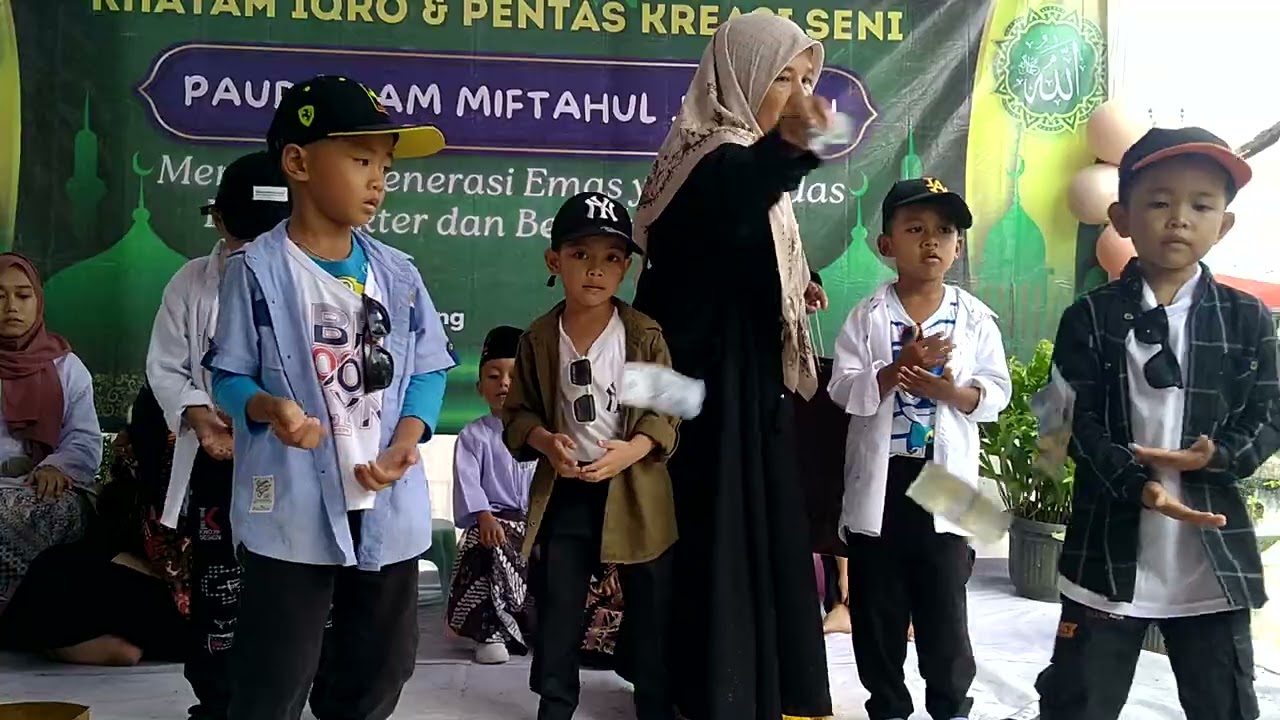 Pentas Seni Tarian Ada Gajah di balik batu #wali #band #pentasseni 