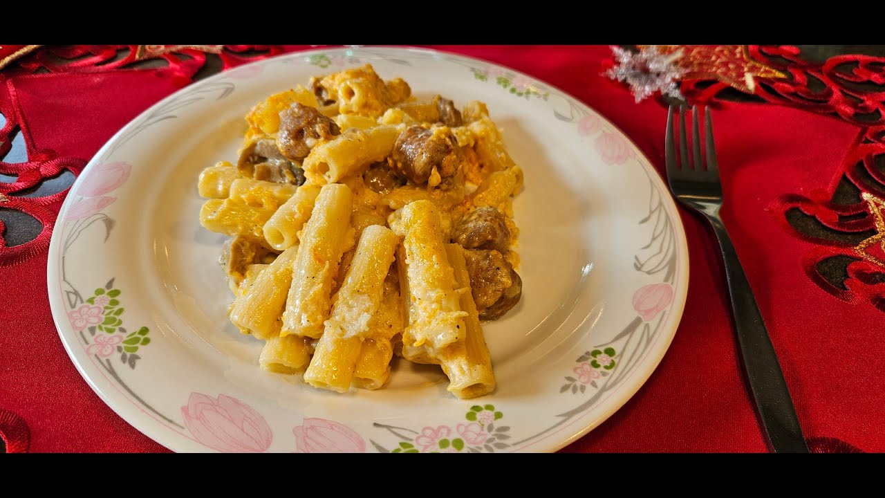 Pasta cremosa con chorizo. Pasta zucca e salsiccia. 