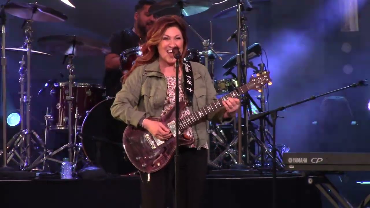 2023 04 23 Jo Dee Messina - Heads Carolina, Tails California