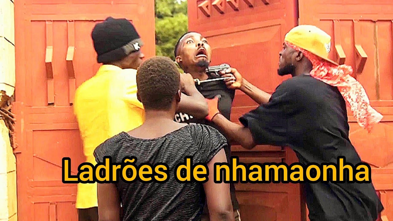 Homens de catanas de chimoio nhamaonha