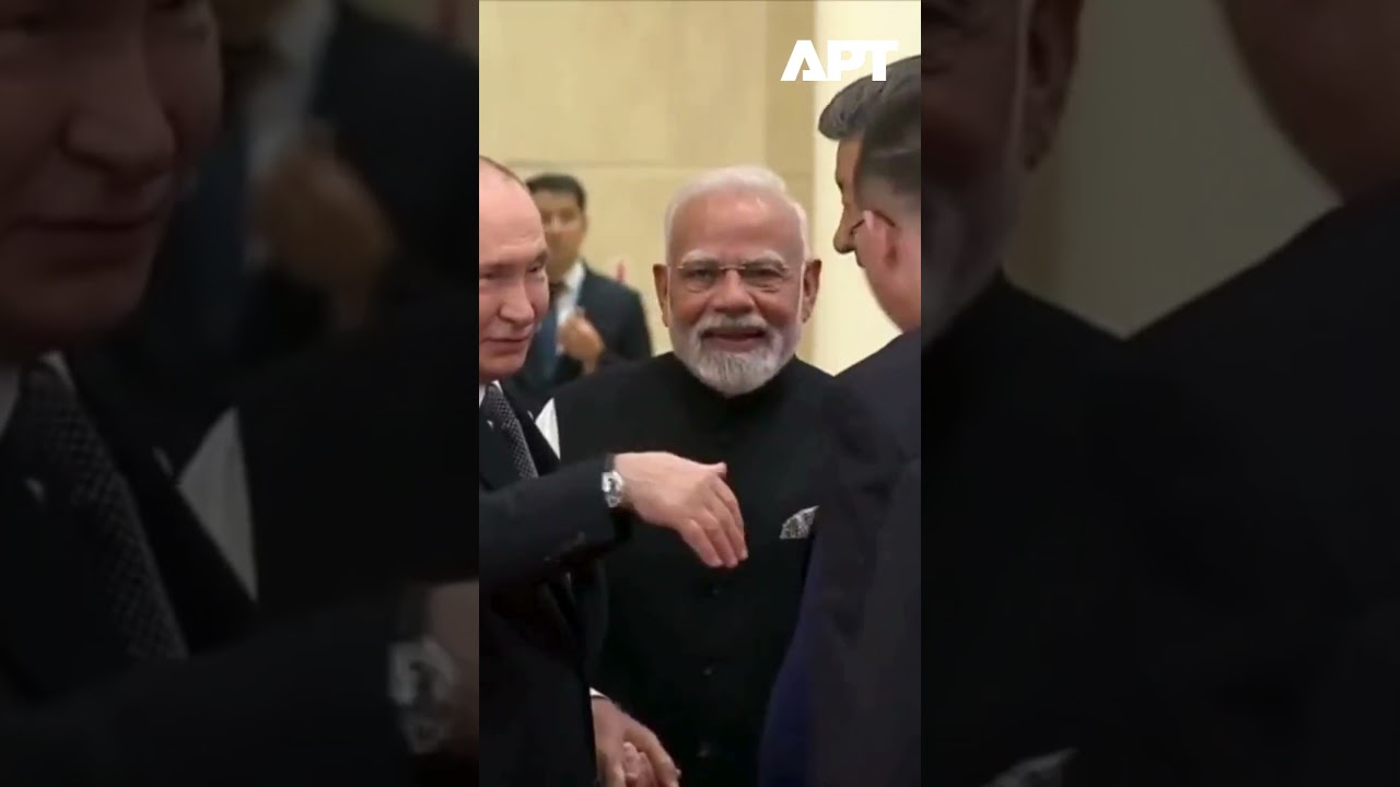 Putin, Xi & Modi Seen Sharing Friendly Moment Ahead of SCO Summit Talks | APT