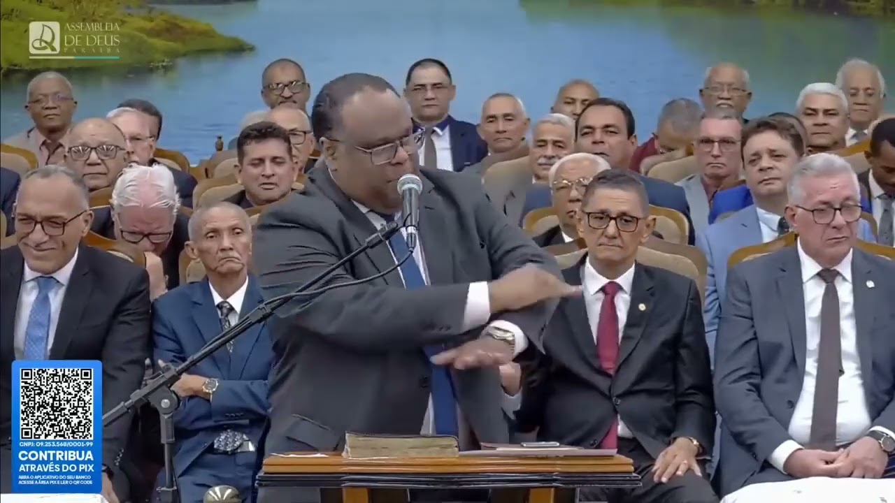 Esteves Jacinto, louvando na Santa Ceia