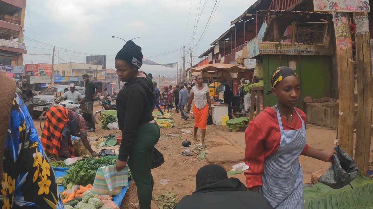 INSIDE NATEETE A HUMBLE LOCAL COMMUNITY IN UGANDA🇺🇬 AFRICA🌍