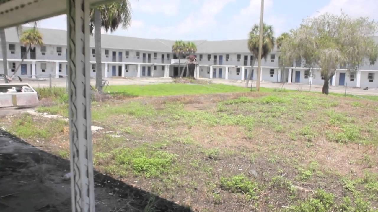 The Everglades Hotel and Nite Club - ABANDONED