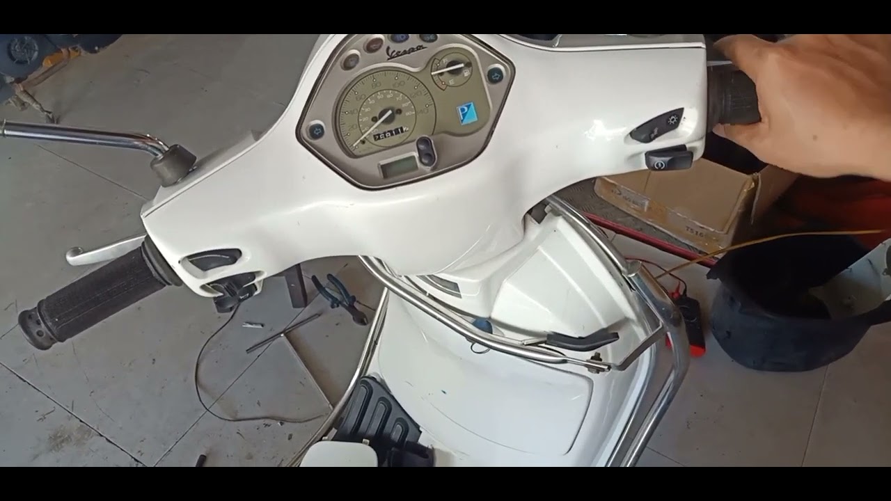 Tay ga Đình Tuấn: Góc chia sẻ ae xe VESPA BÌNH XĂNG CON IC AC 19