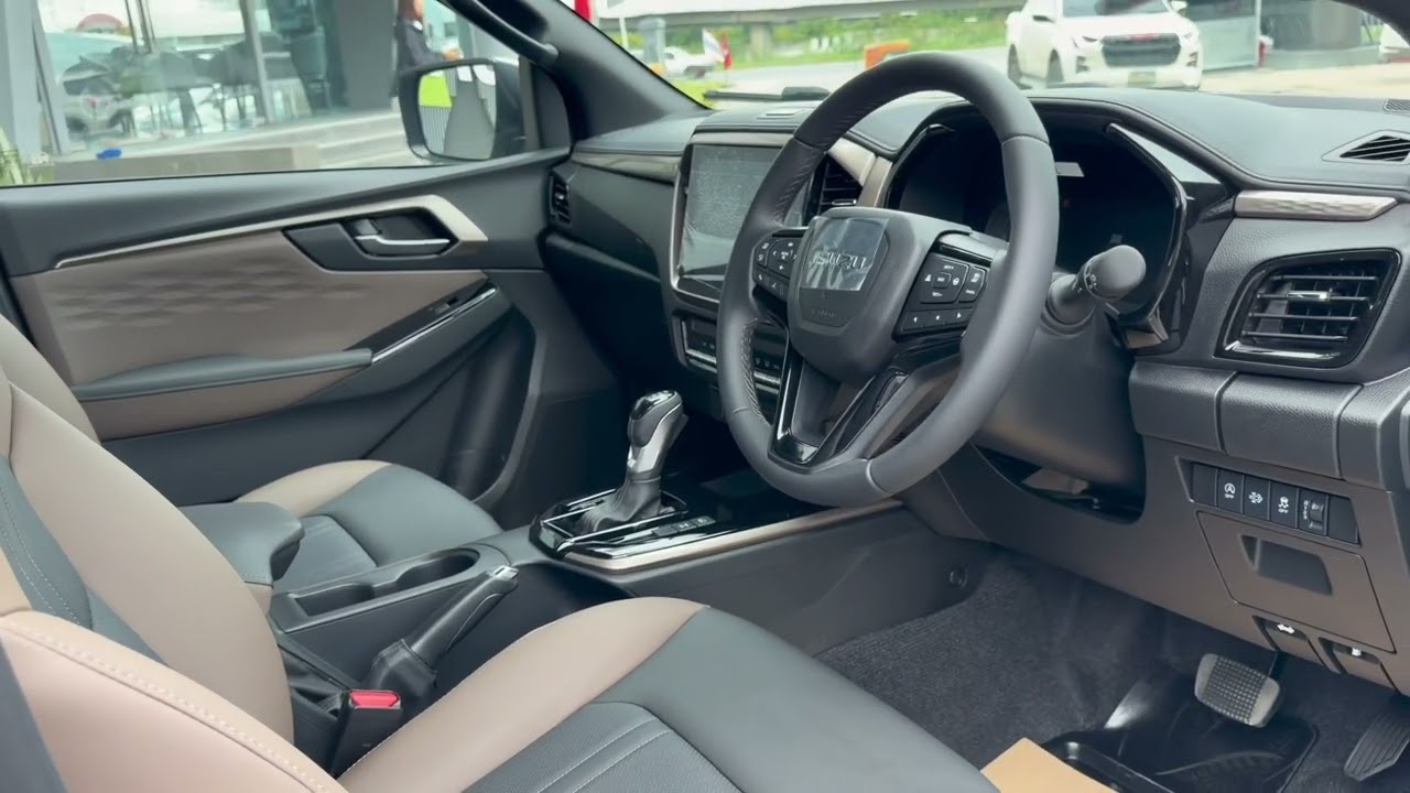 พาชม New Isuzu 2026 V-Cross ตัวใหม่ล่าสุด 🎉