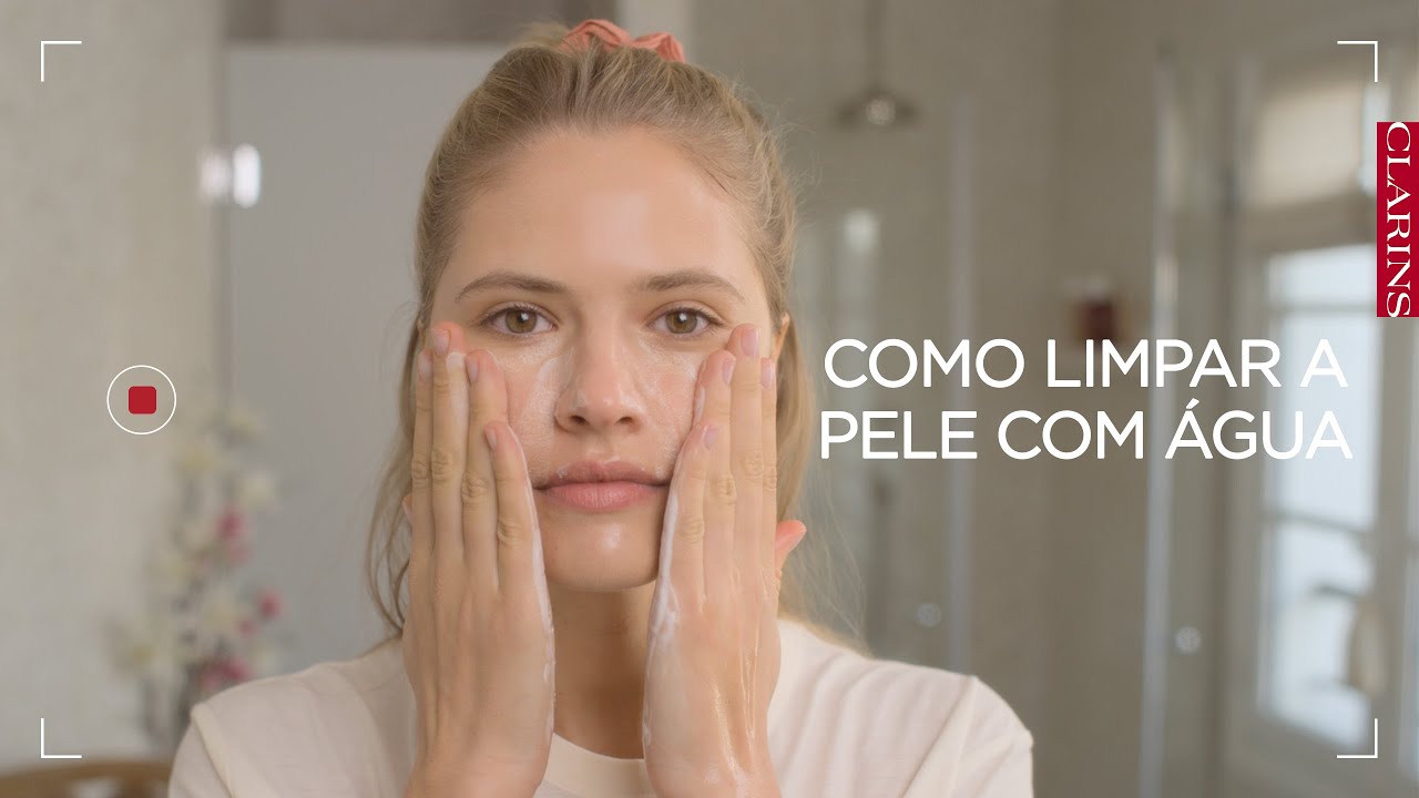 Como limpar a pele com &aacute;gua | Clarins