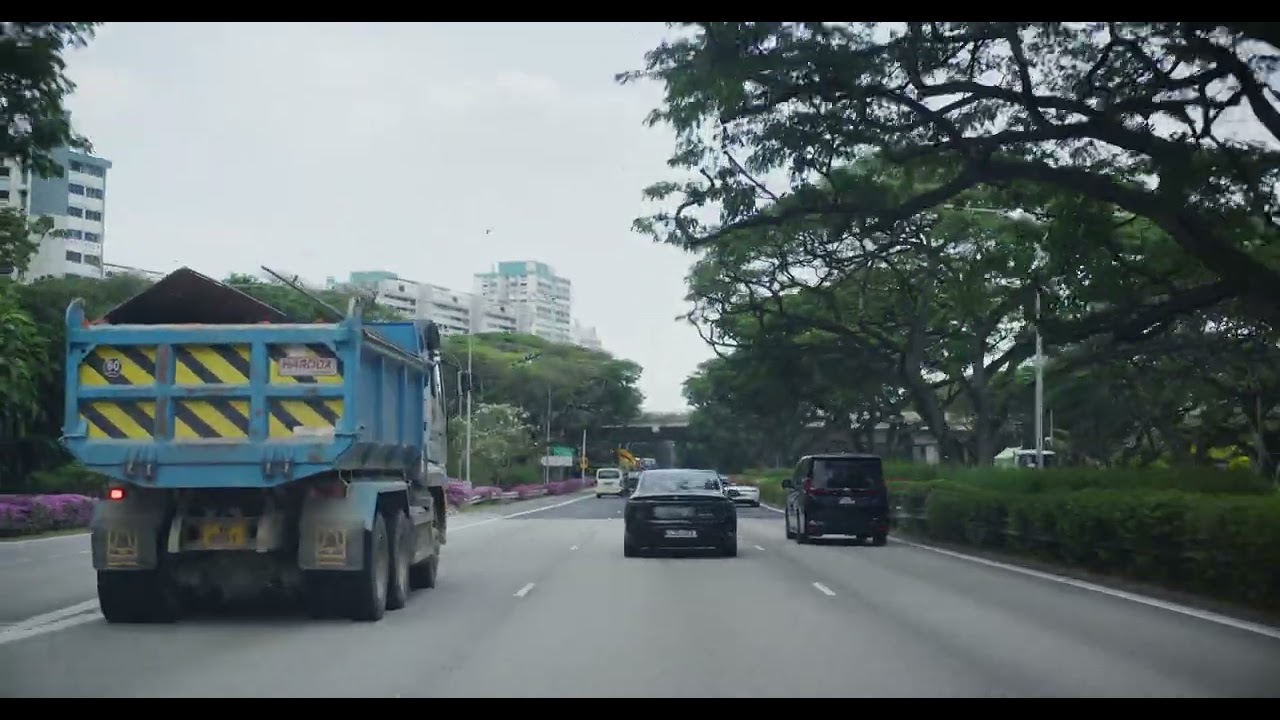 去樟宜机场的高速公路上