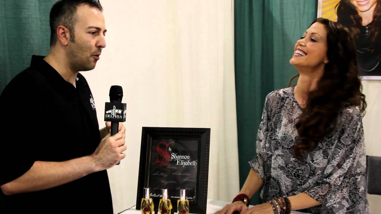 Shannon Elizabeth Exclusive Interview at Comic Con Philadelphia 2012