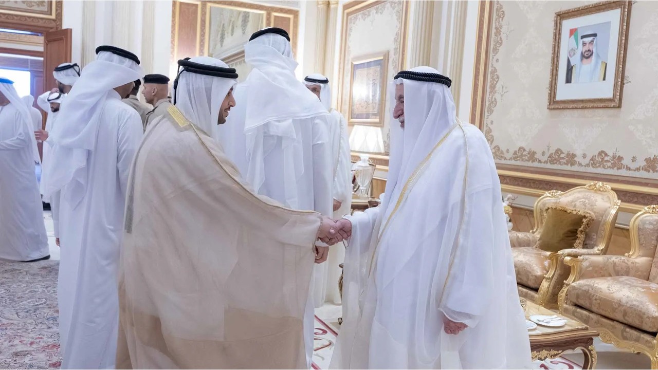 في قصر البديع.. حاكم الشارقة يستقبل المهنئين بعيد الفطر السعيد