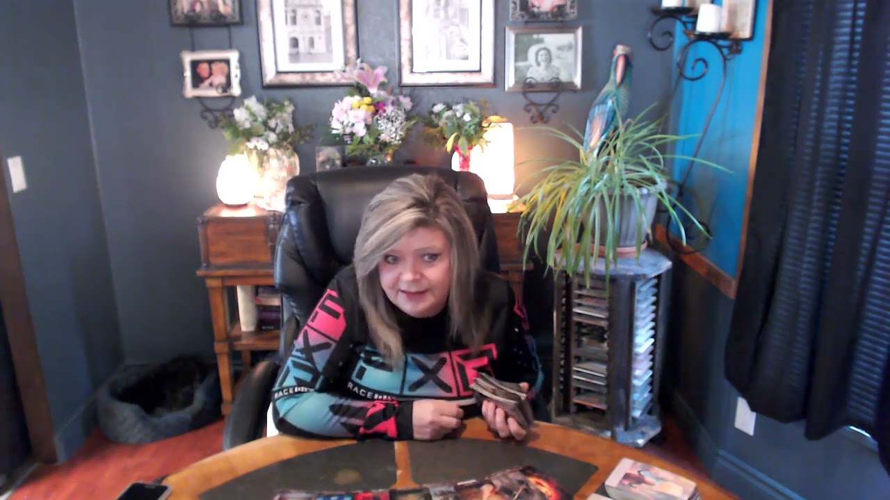 LIBRA MAY 31 SOMEONE FROM YOUR PAST IS RETURNING/HEART TO HEART CONVERSATIONS!