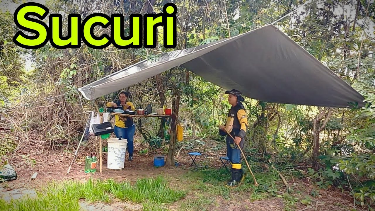 Fomos pescar e encontramos uma SUCURI escondida entre as pedras! 🐍 😱 @CasalAcampesque 