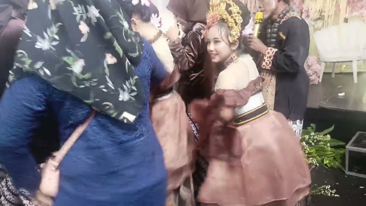 Live kp setu cibuntu siva prodecsen.musik  gerong Ade Astrid 