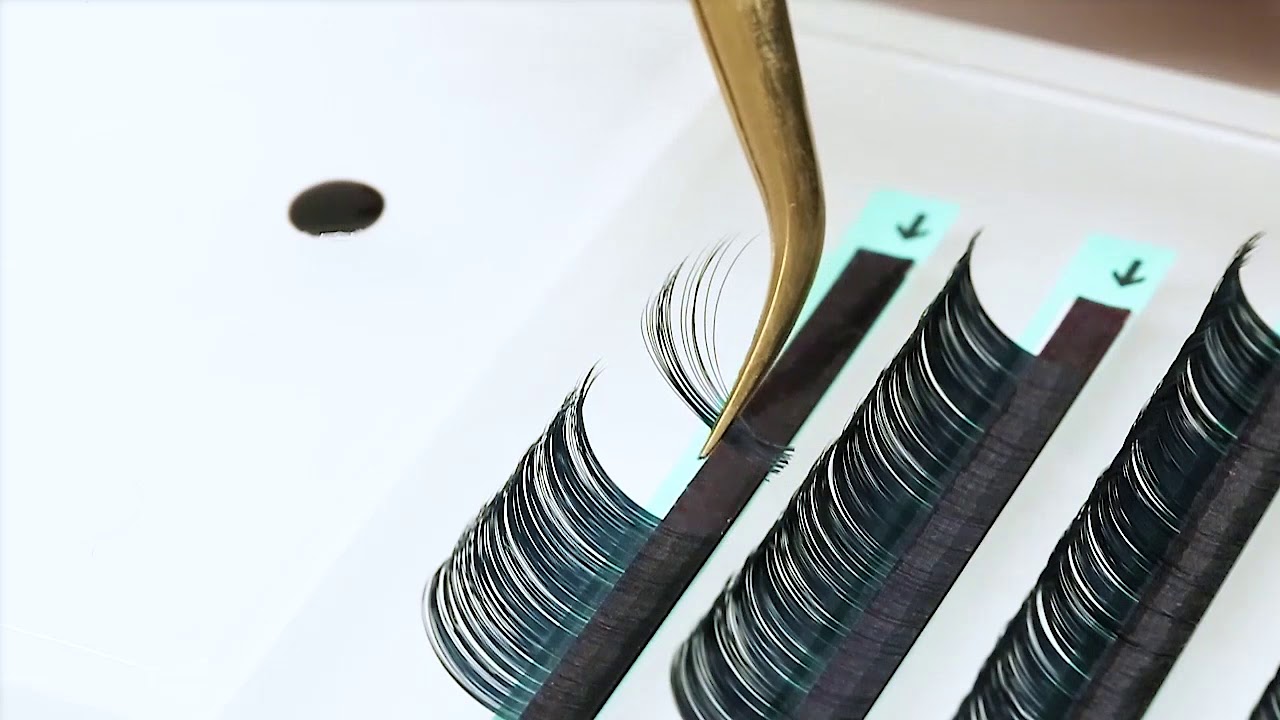 Eyelash Extensions: 15d Mega Volume Fan Tutorial