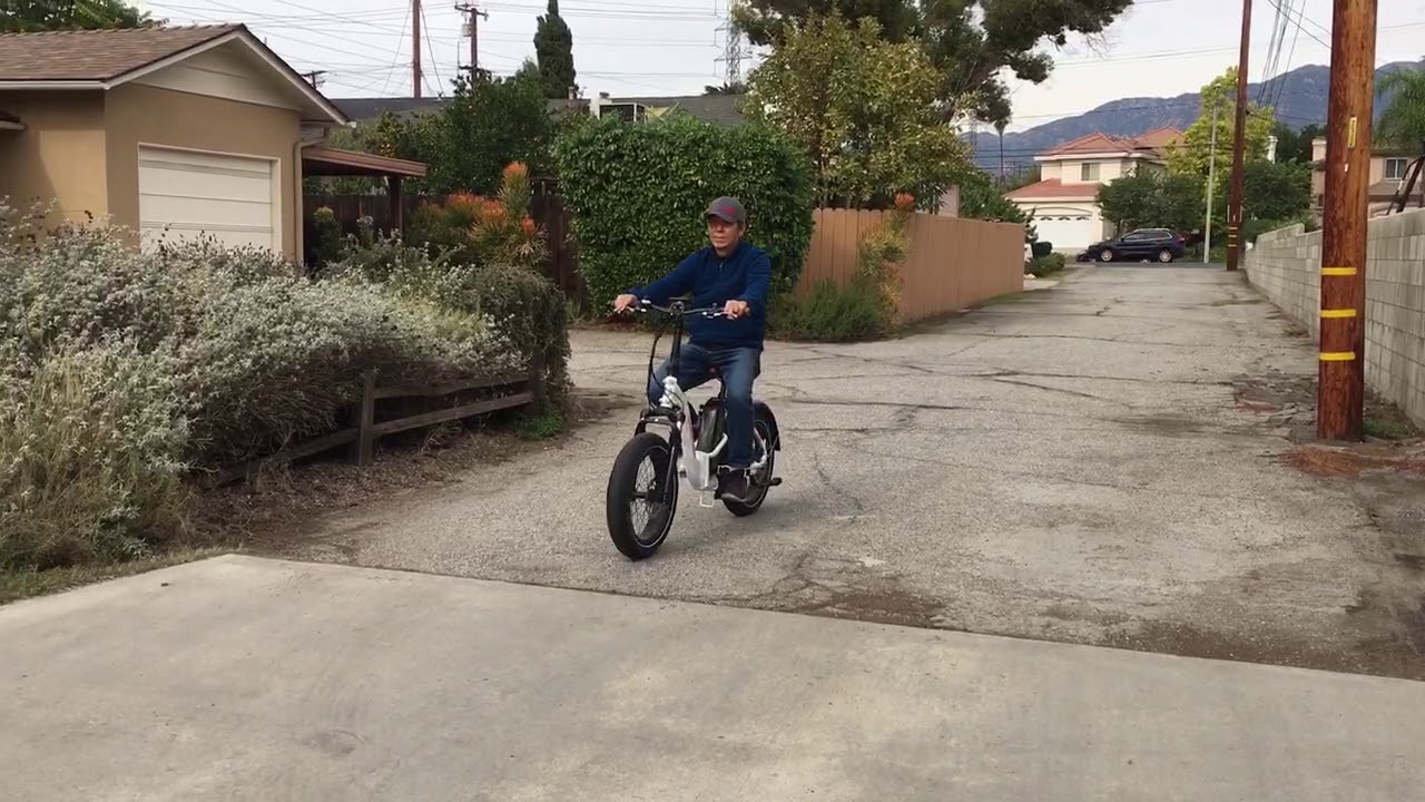 La Croc testing Radmini Step Thru