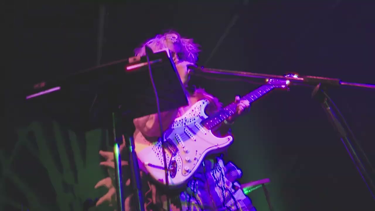 Julian Mayorga - Del cielo cae un bachiller (en vivo)