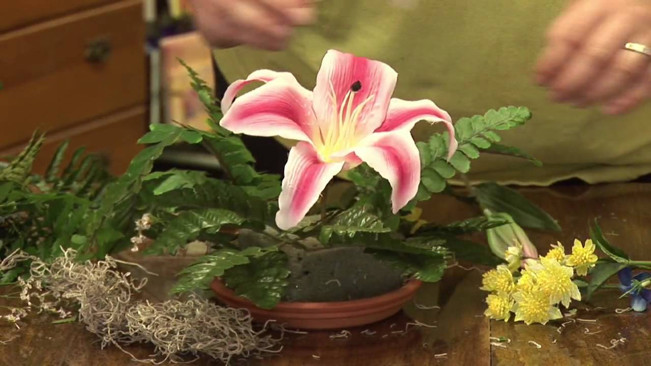 Flower Arrangements : How to Make Artificial Flower Arrangements