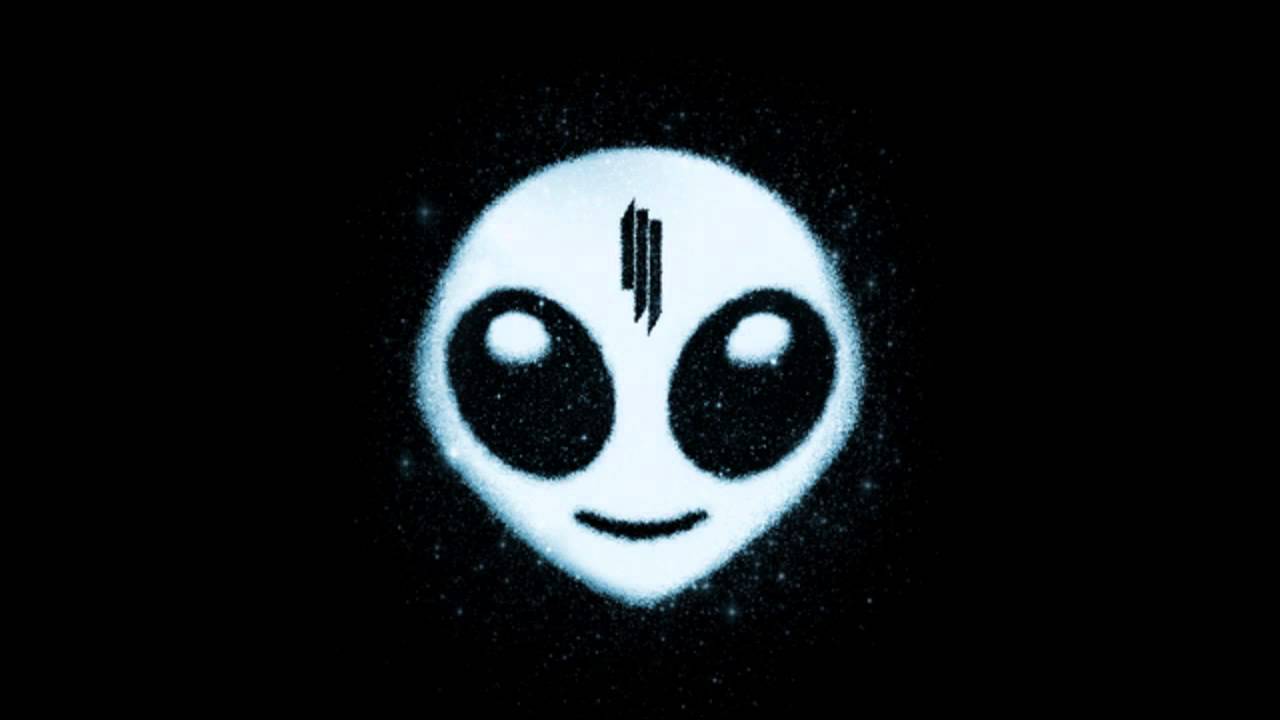SKRILLEX - Cinema x Levels x Latch x Gem Shards (2014 Mashup Live Rip BEST VERSION)