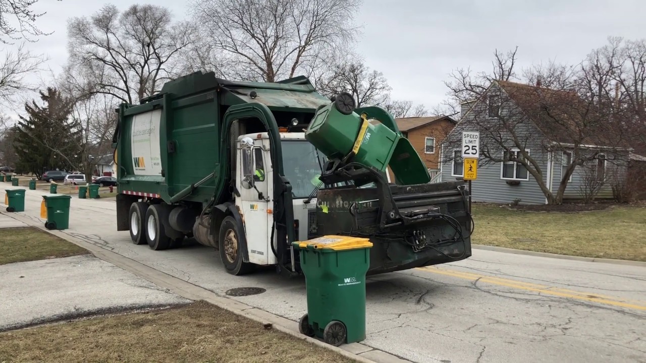 Waste Management Heil Garbage Truck With Original Curotto Can